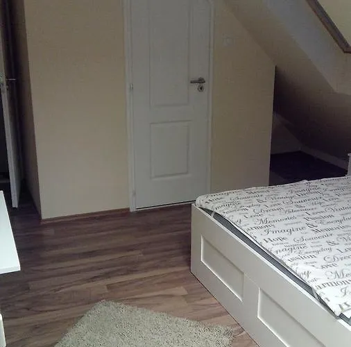 Mina 公寓 埃格尔